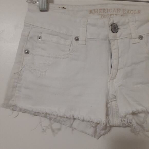 American Eagle Shortie Women's White Size 0 Stretch Denim Shorts - Picture 2 of 7